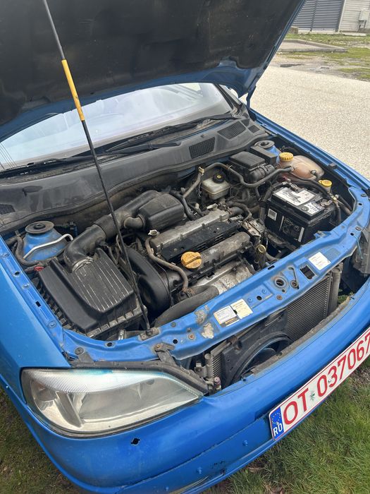 Vând sau dezmembrez