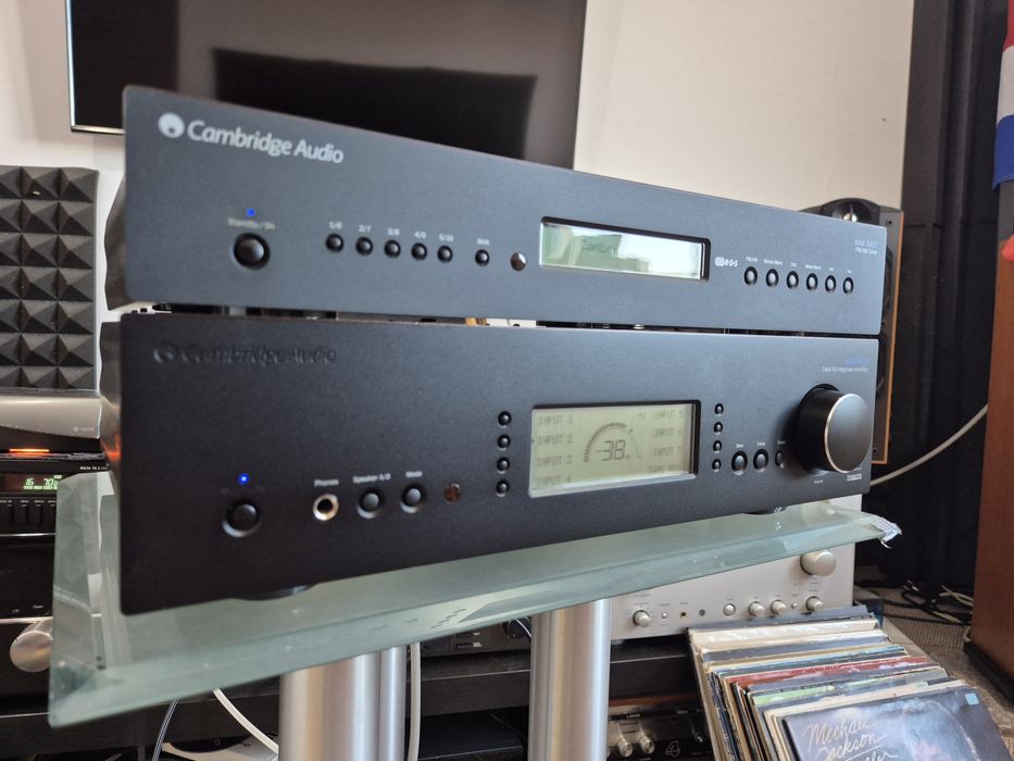 Cambridge Audio Azur 840A V2 amplificator și Azur 340T tuner