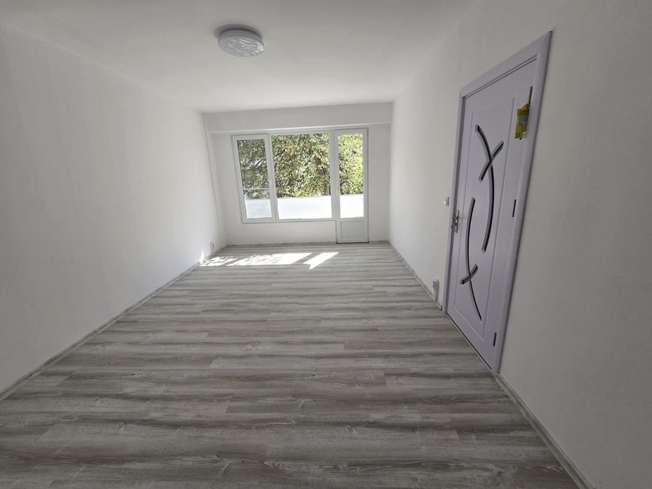 Продава се Двустаен апартамент в Шумен, Добруджански - 65 кв.м за 1766 €/кв.м - Снимка #1