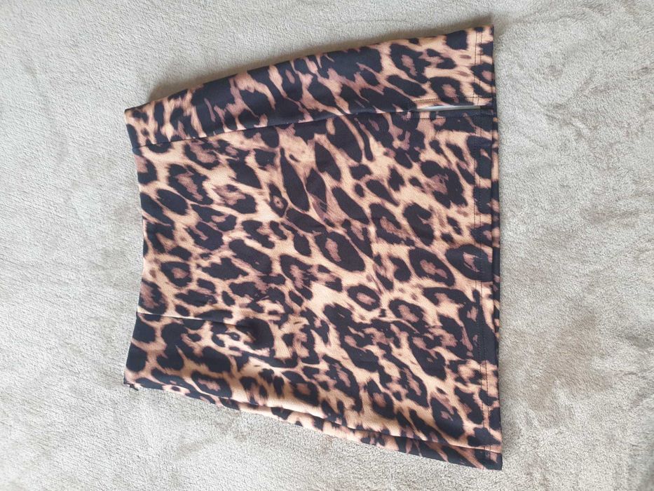 Пола леопардов десен