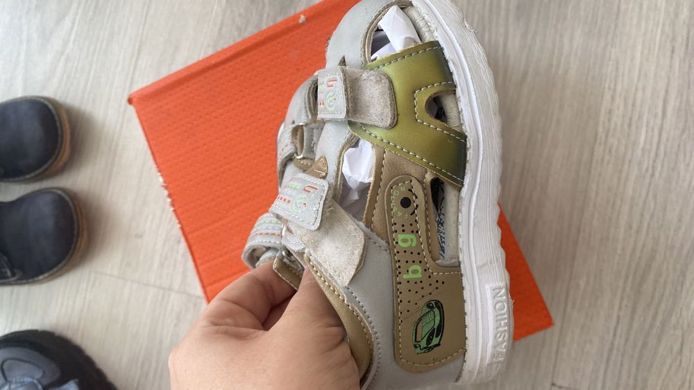 Детские сандали