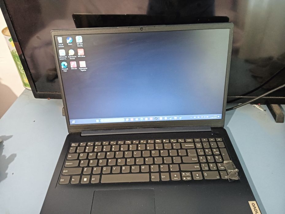 Vând Laptop Lenovo