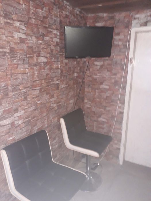 Кожени бар столове