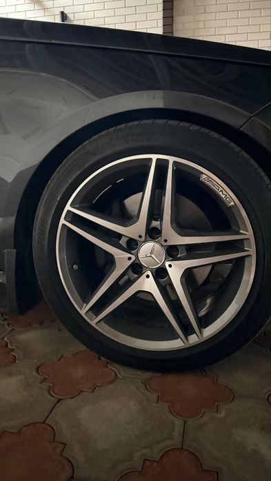 Продам диски r18 с резиной