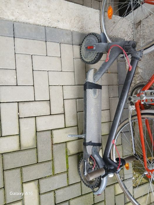 Vand trotineta electrica pt piese