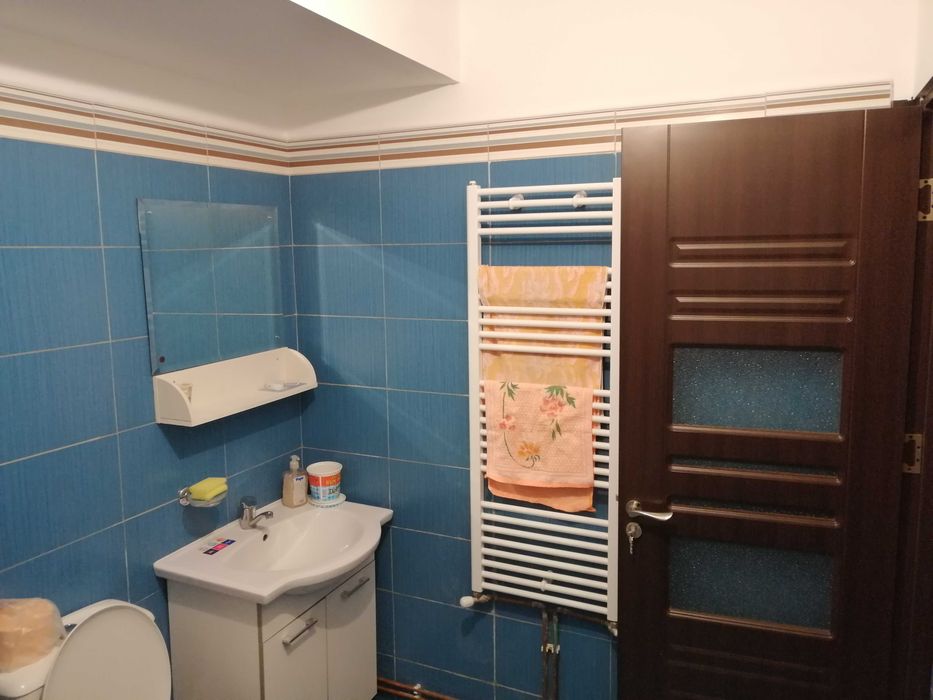 Inchiriez apartament vis-a-vis de promenada bloc nou