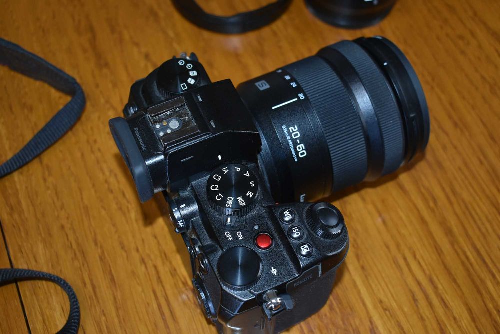 Panasonic Lumix S5 + Lumix S 20-60mm + Lumix S 50mm f/1.8 – Пълен комплект, отлично състояние