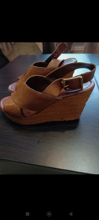 Sandale cu platforma