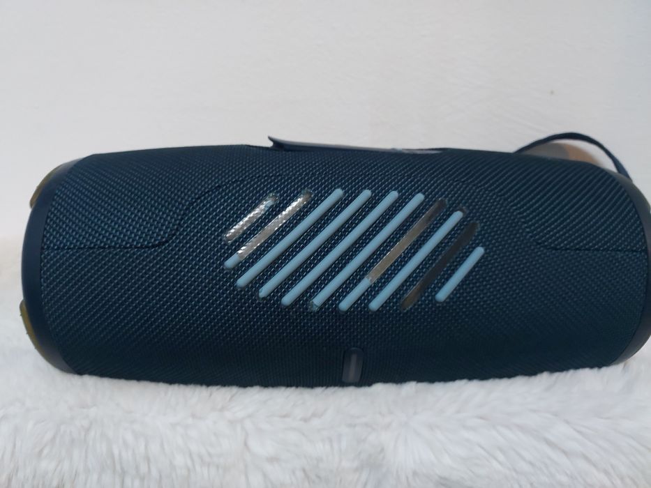 Boxă JBL cu curea