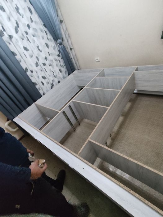Shkaf va krovatlarni uydan uyga kóchirib yiğib beramiz