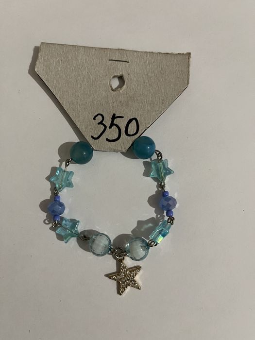 Браслеты, разного цвета и формы.