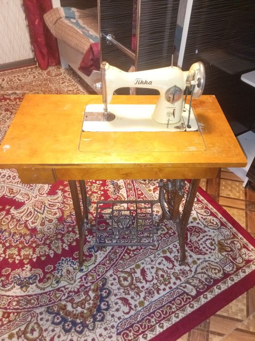 Продаётся швейная машинка. Б/у. В хорошем состояние..