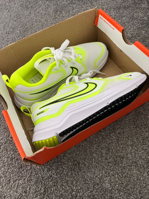 Nike маратонки Женски
