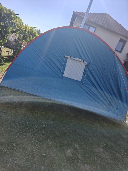 Cort camping pentru 4 persoane
