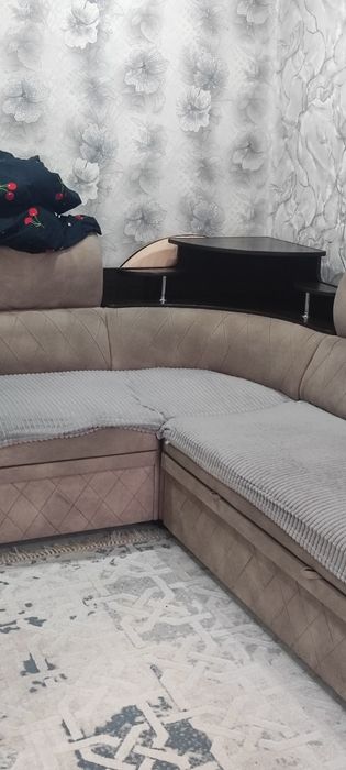 продам диван угловой