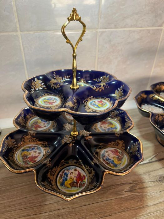 Менажница большая