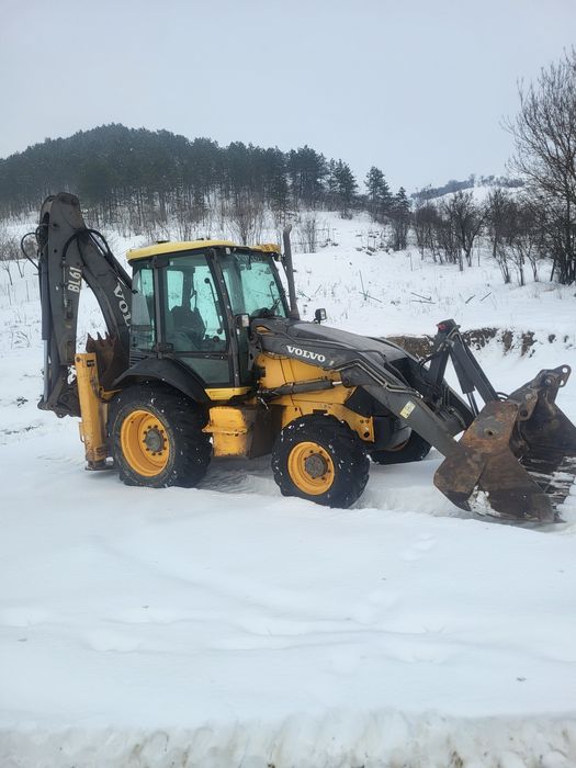 Vând buldoexcavator VOLVO
