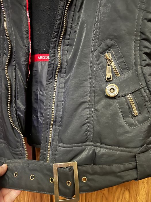 Продам женскую зимнюю куртку