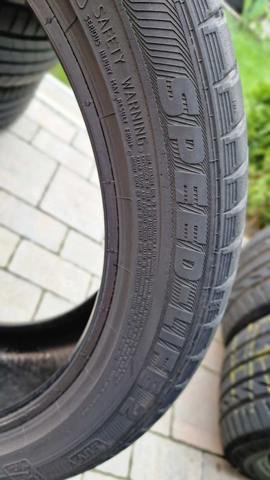 Anvelope vara 235 45 R 19 Semperit.