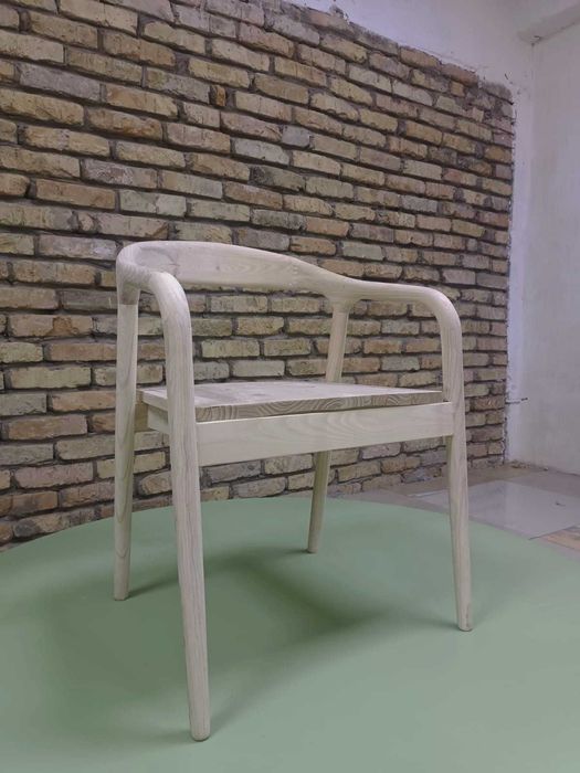 Стул деревянный бежевый