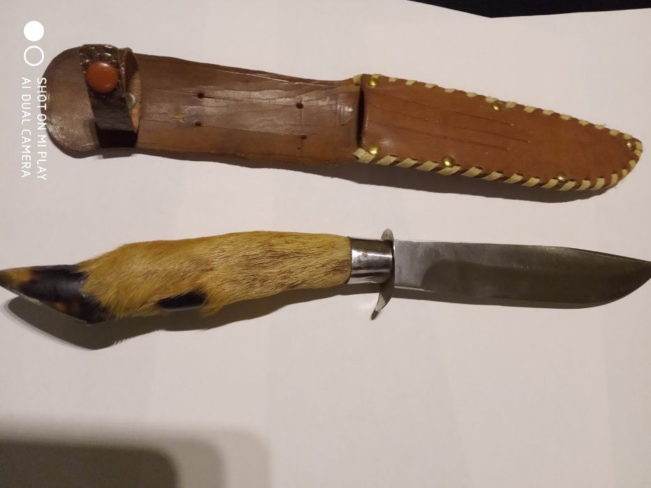 ловен нож с дръжка от еленов крак ръчна художествена изработка