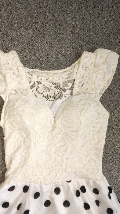 Vând rochie! 40de lei