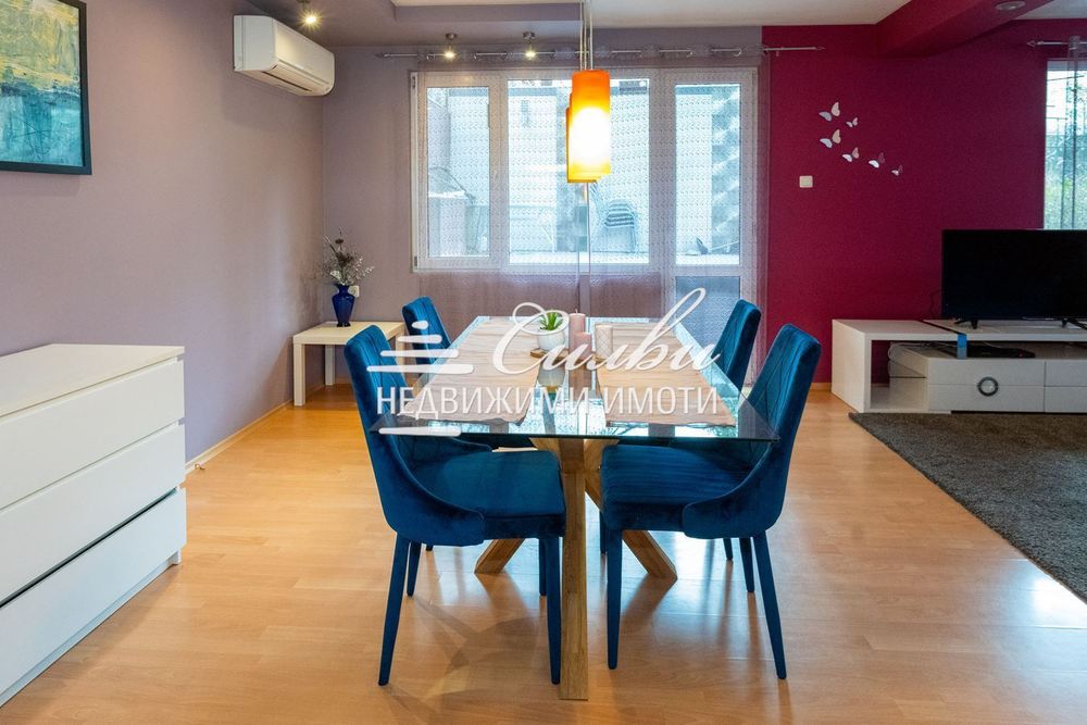 Етаж от ТУХЛЕНА къща - кв.Болницата