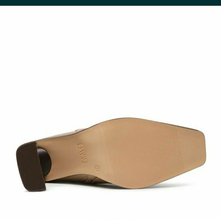 Botine/ghete ,noi,din piele eco,bej comode ,elegante 40