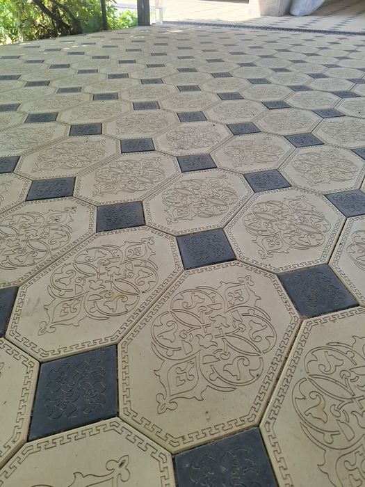 Брусчатки, бордюры, лотки