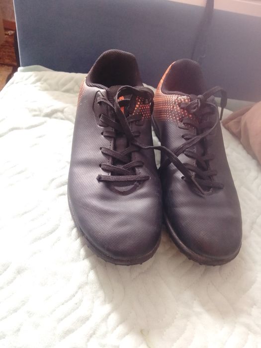 Футбольные кроссовки детские мужские