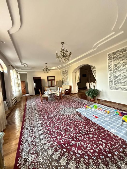 Продаётся дом с большим участком земли