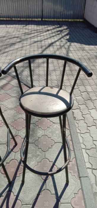 Продам барны стул почти