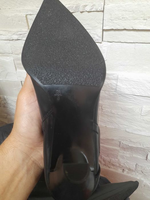 Vand cizmulițe dama (botine) noi!