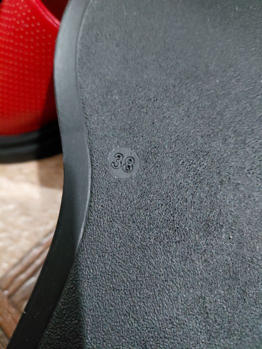 Продам шлепку  38  раз