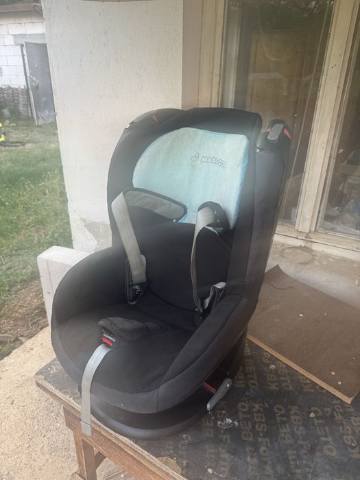Продавам детско столче за кола Maxi-Cosi