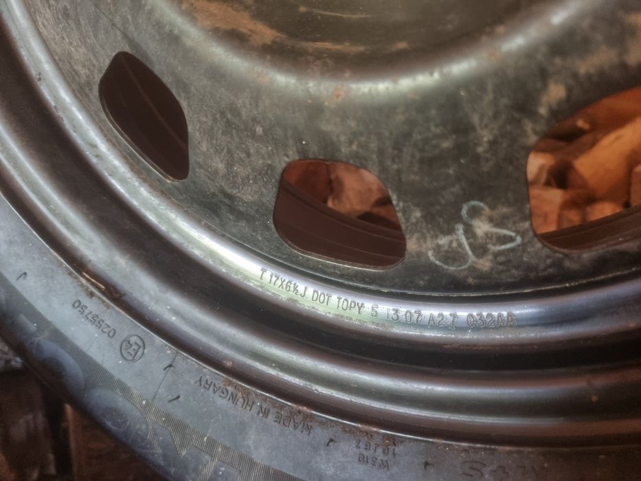 Желязна джанта 16" 5x108 + зимна гума Continental 215/60 R16