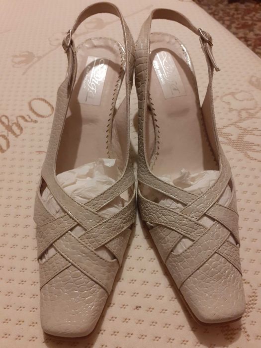 Pantofi sanda cu toc gros