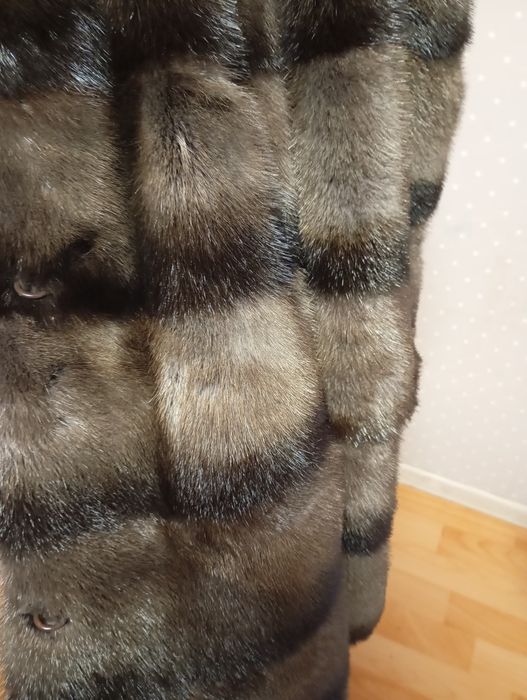 Продам норковую шубу