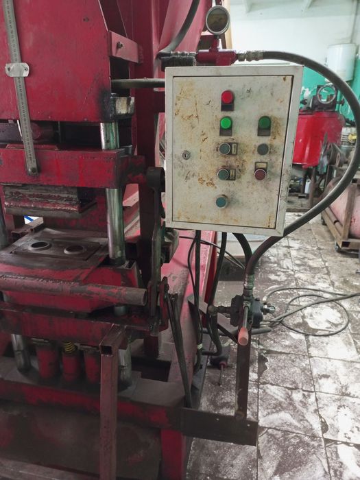 Станок для изготовления керпича лего