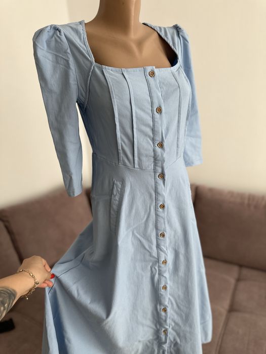 Rochiță super elastică , ca și nouă , peste genunchi