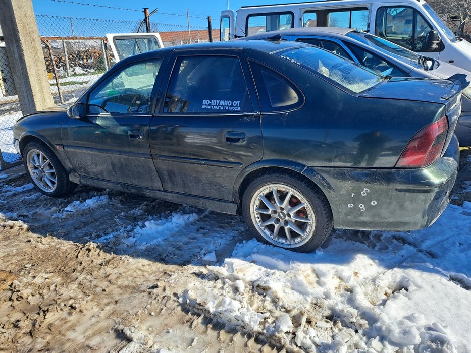 Опел Вектра 2.0 16V на части !