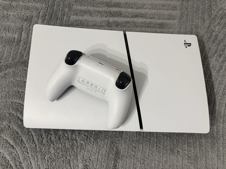 Consola Sony PlayStation 5 Digital Edition, 825GB SSD, C-Chassis