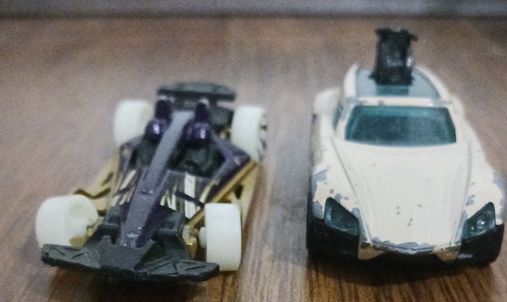 2 mașinuțe Hot Wheels