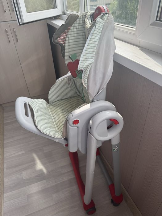 Детский стульчик для кормления