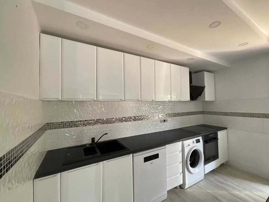 Inchiriez Vila 7 camere + 5 bai