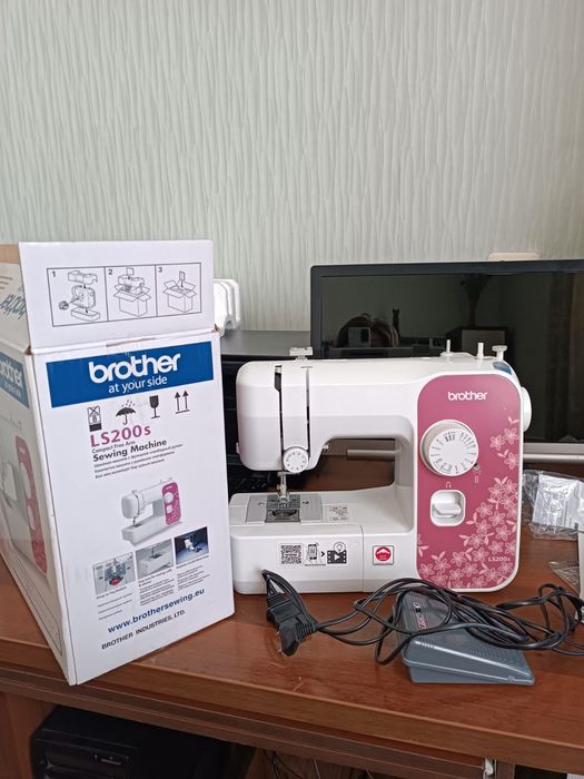 Продам швейную машину