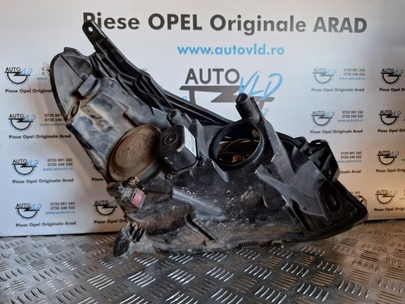Far stanga halogen fundal crom Opel Astra H GTC