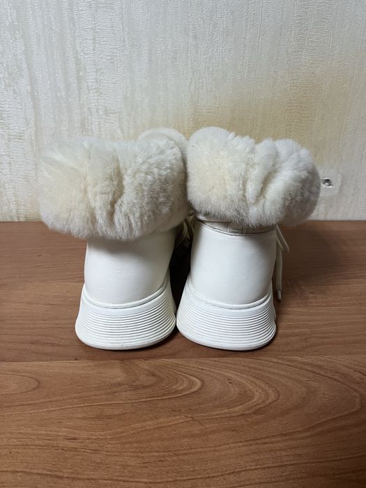 Продам зимнюю обувь