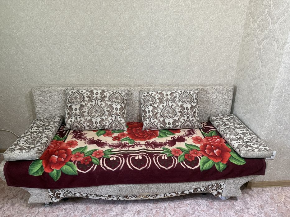 Диван двухместный