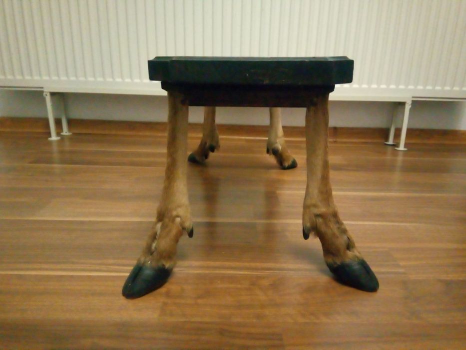 *Уникат*Масичка от дърворезба и еленски крака